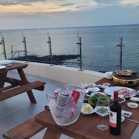 Вилла Jeju Ocean Vill Экстерьер фото